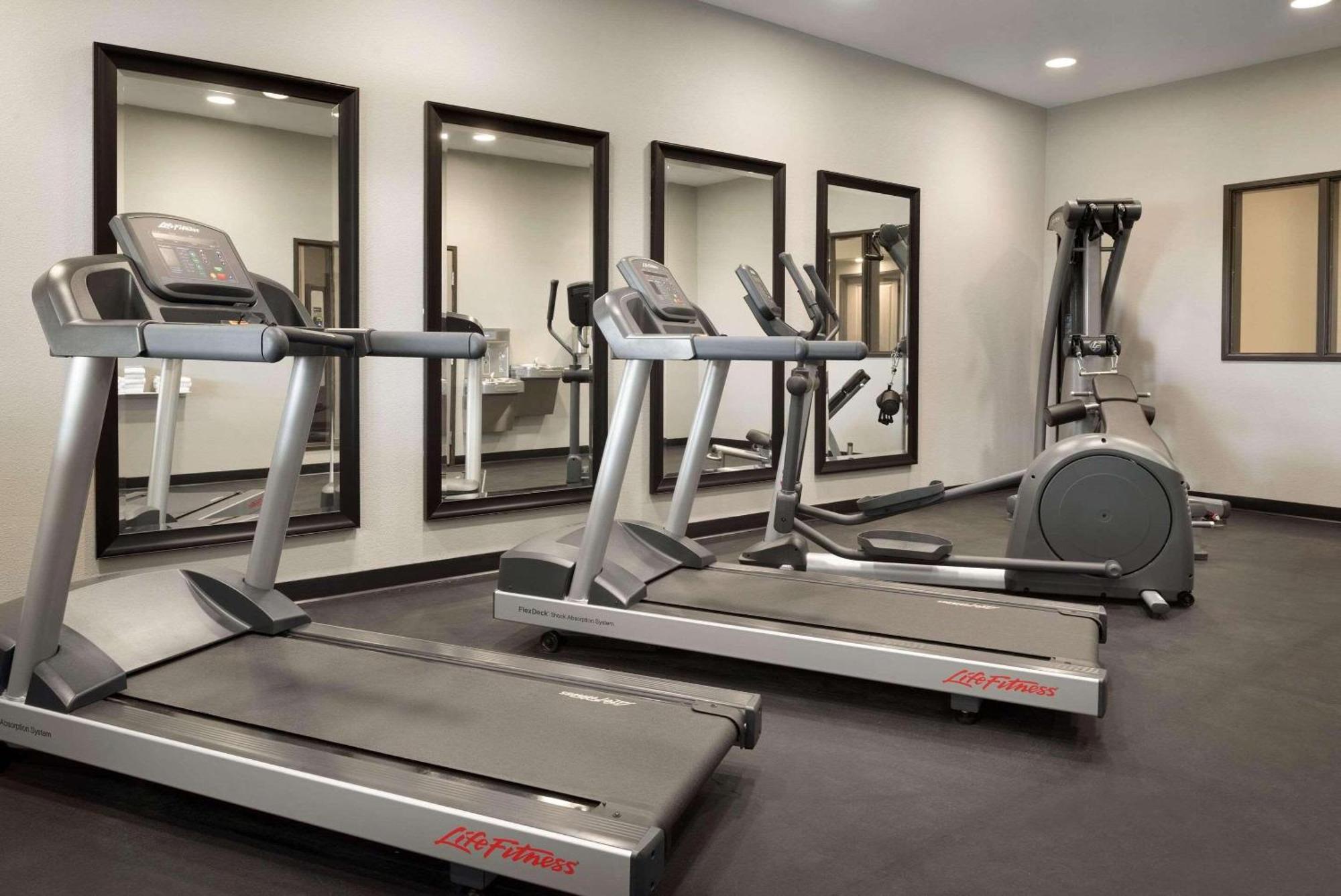 Country Inn & Suites By Radisson, Indianola, Ia Ngoại thất bức ảnh